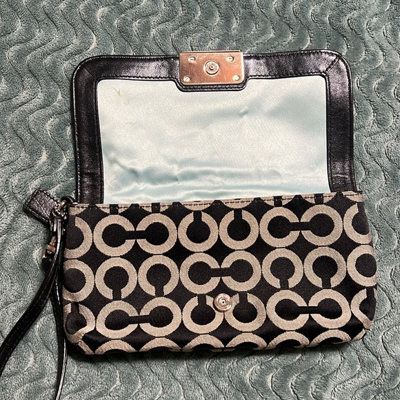 Coach wristlet in black - Picture 3 of 4
